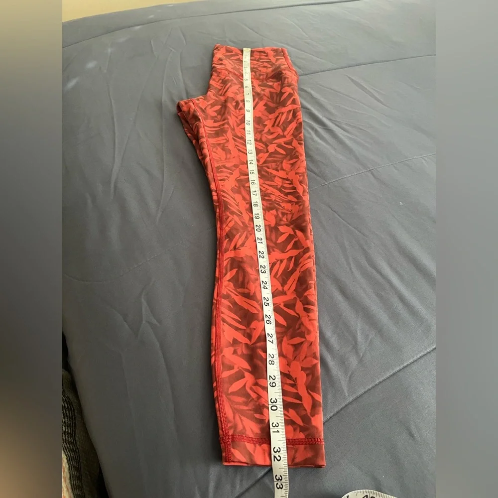 🍋LIKE NEW Lululemon Wunder Under HR 25” - Spray Leaf Fireside Red Multi - Sz 8 - Picture 10 of 12